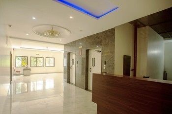 Hotel Fabhotel Bee Town 3*
