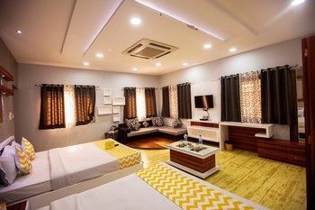 Hotel Fabhotel Bee Town 3*