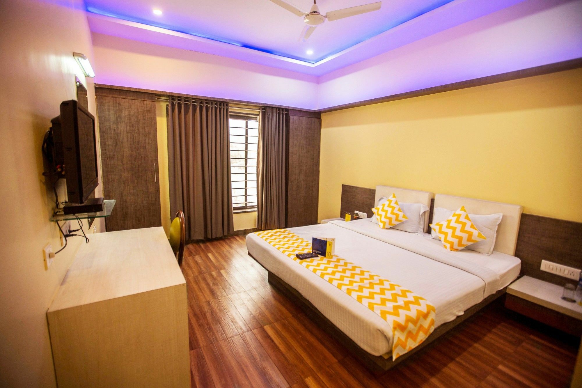 Fabhotel Bee Town Indore