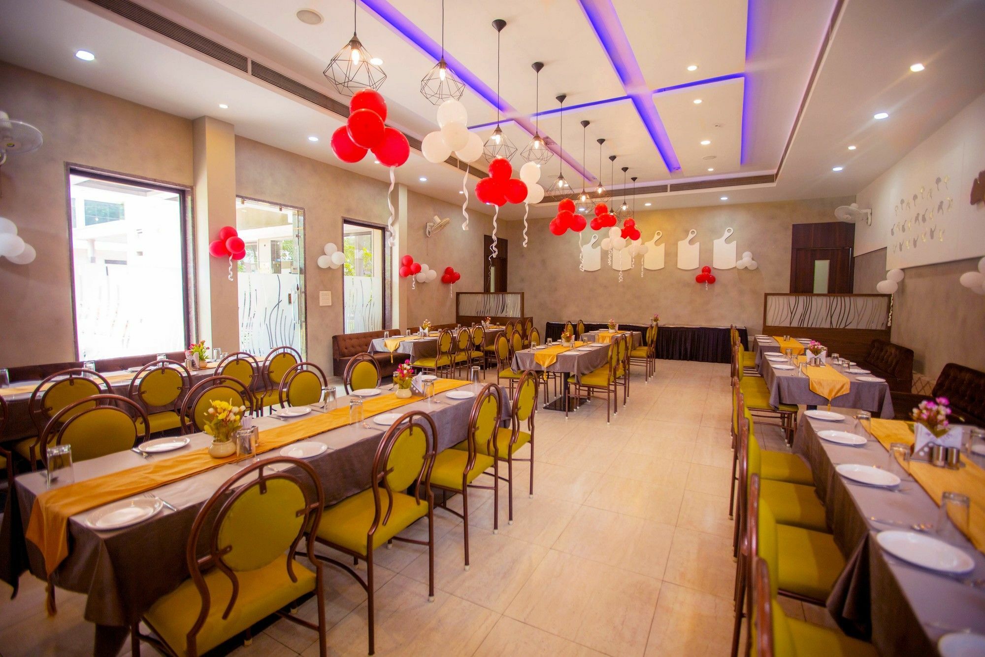 Fabhotel Bee Town 3* Indore