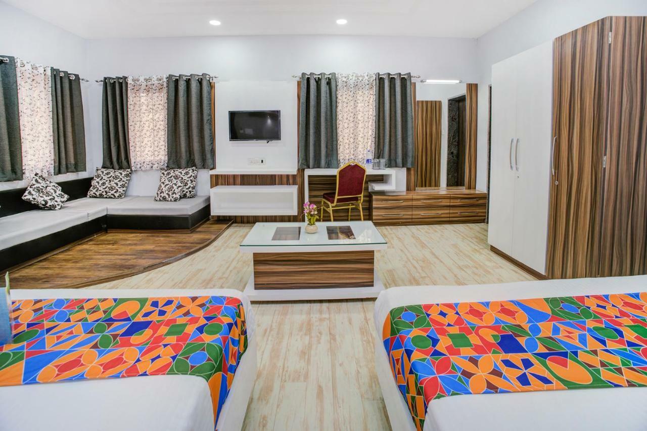 Fabhotel Bee Town