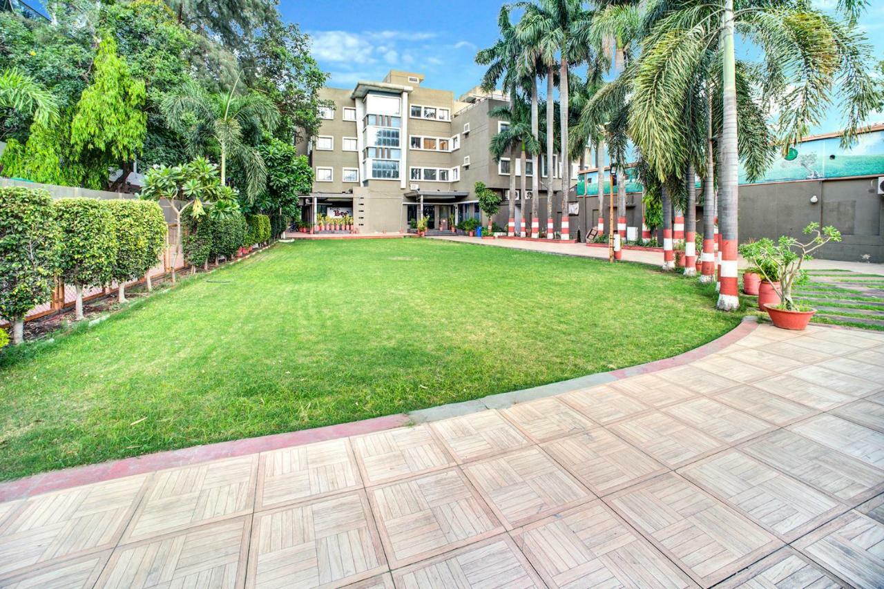 Fabhotel Bee Town Hotel Indore