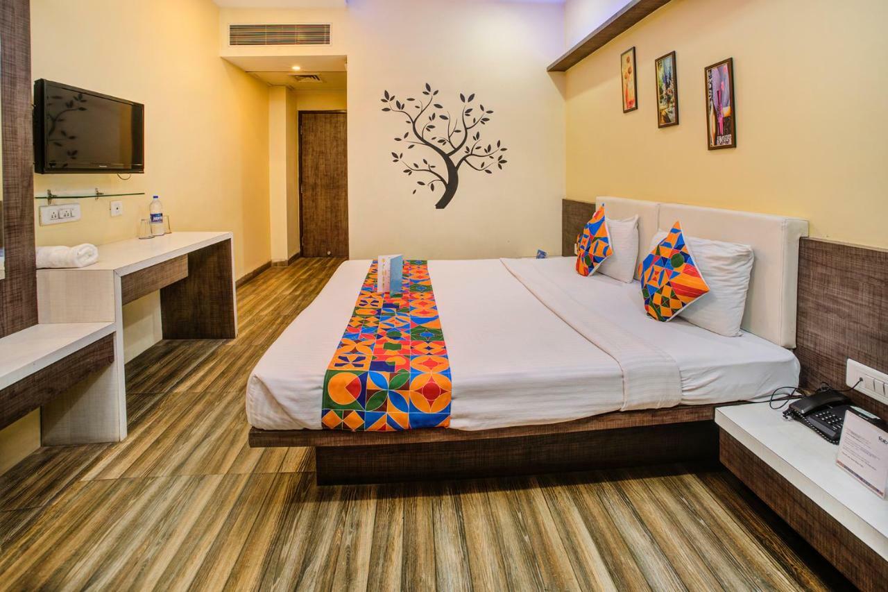 Fabhotel Bee Town