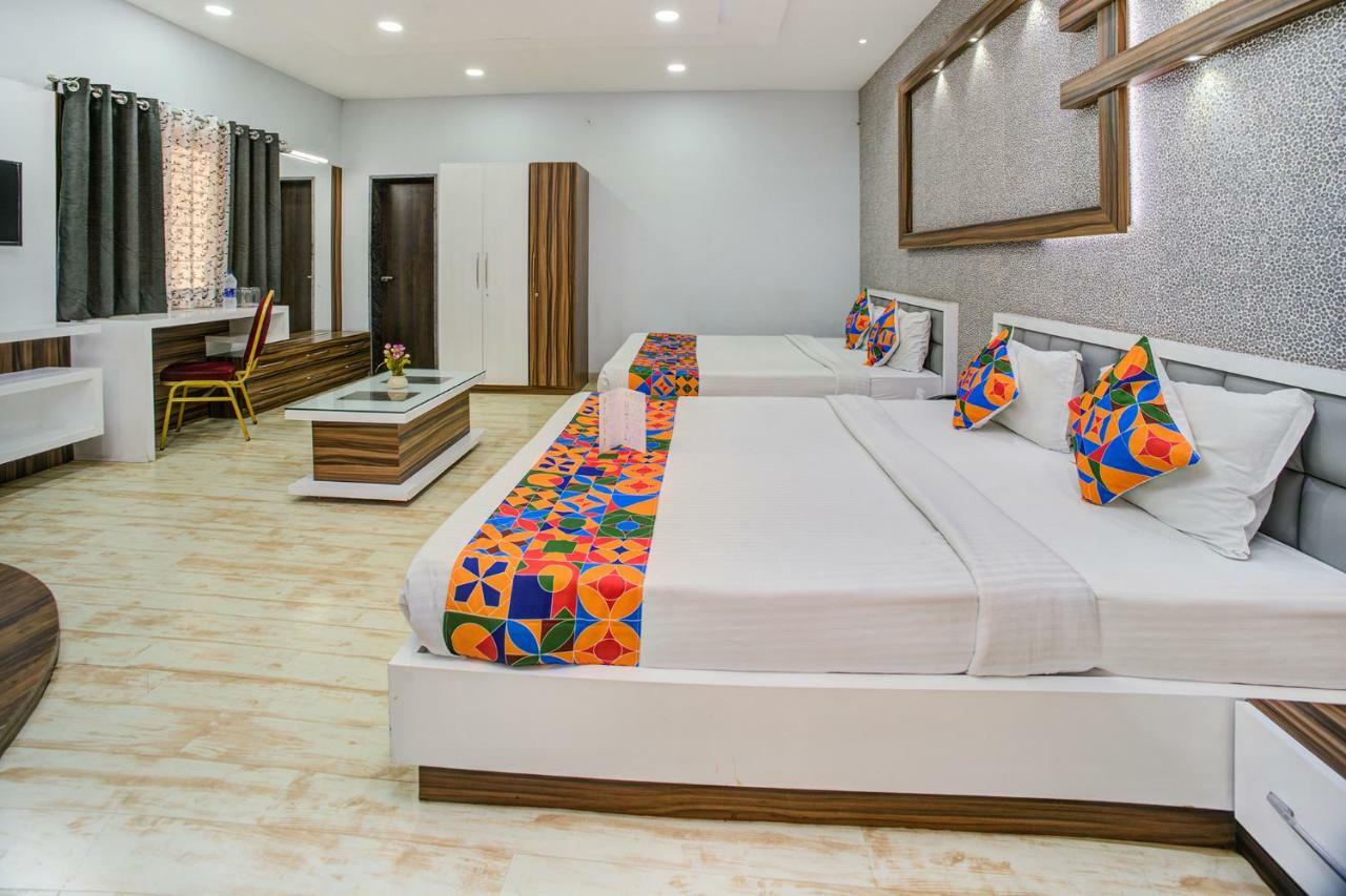 Hotel Fabhotel Bee Town Indore